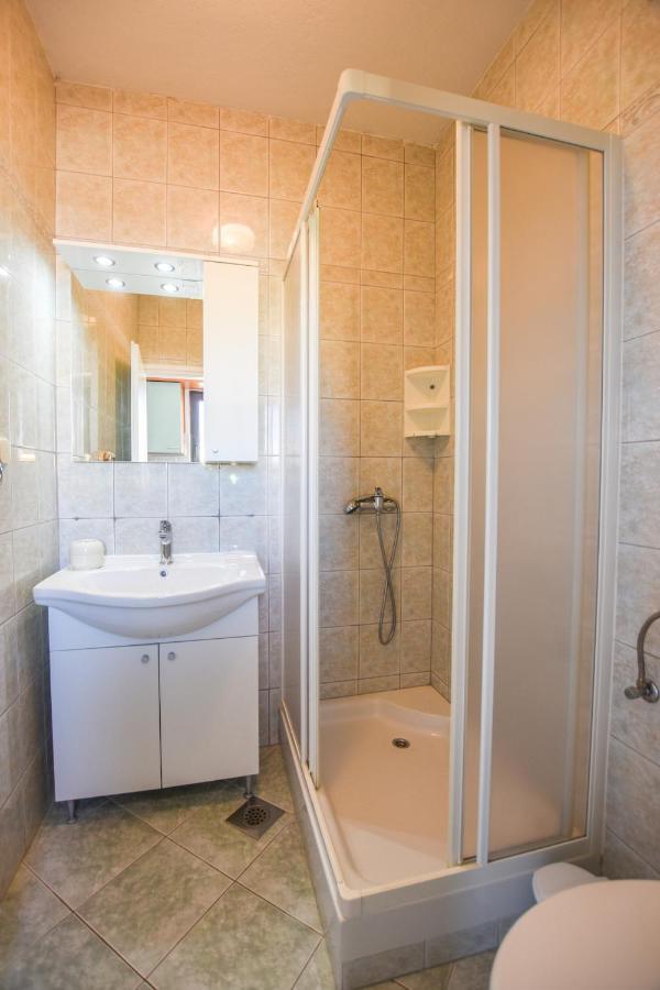 Apartmani Marija Ljubica Pag Town Buitenkant foto