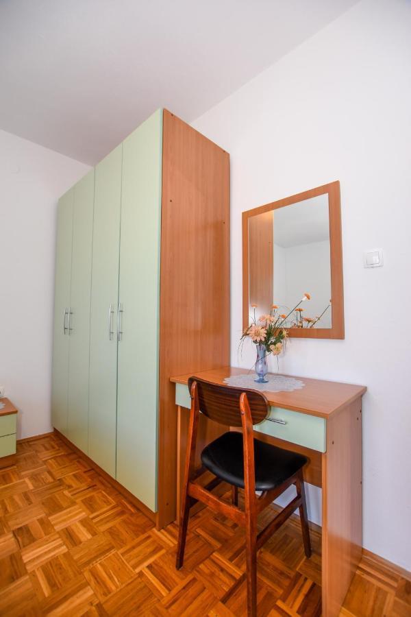 Apartmani Marija Ljubica Pag Town Buitenkant foto
