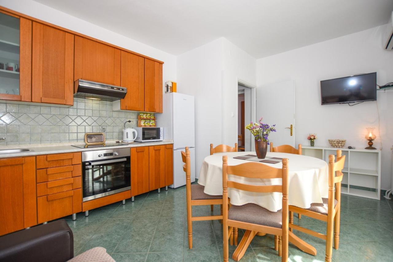 Apartmani Marija Ljubica Pag Town Buitenkant foto