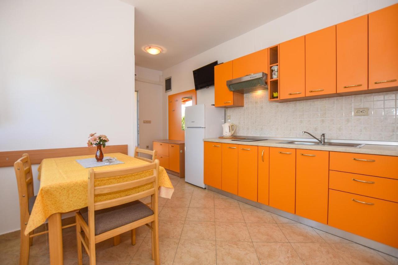 Apartmani Marija Ljubica Pag Town Buitenkant foto