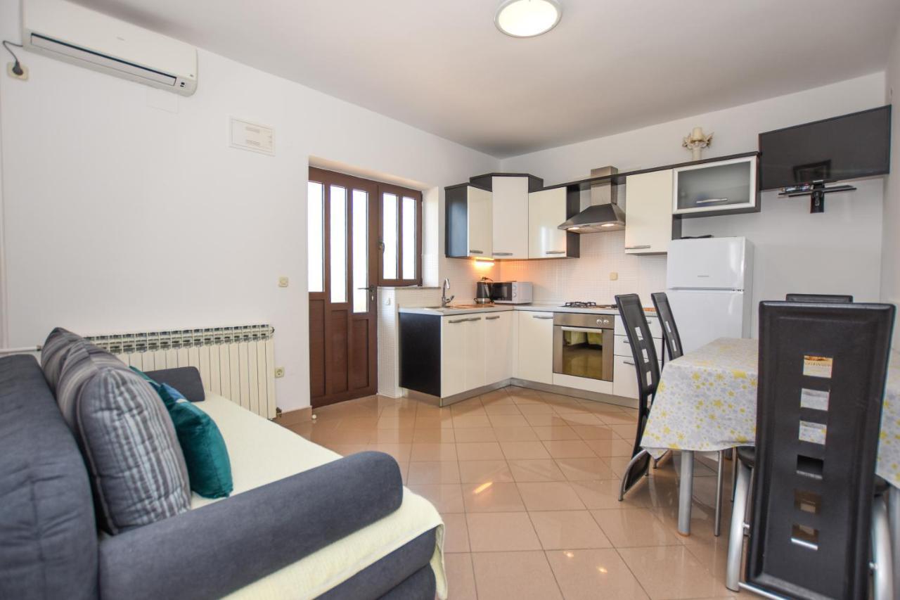 Apartmani Marija Ljubica Pag Town Buitenkant foto
