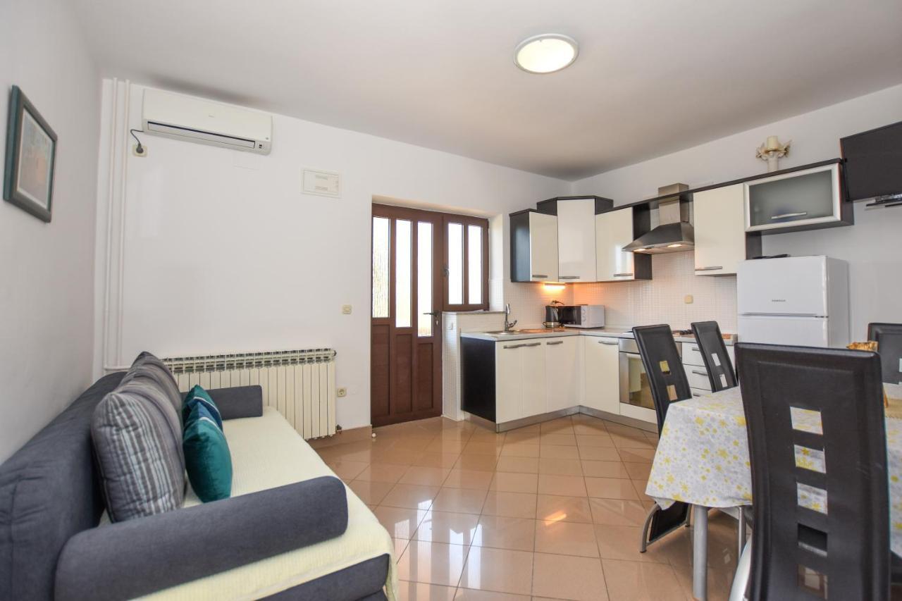 Apartmani Marija Ljubica Pag Town Buitenkant foto