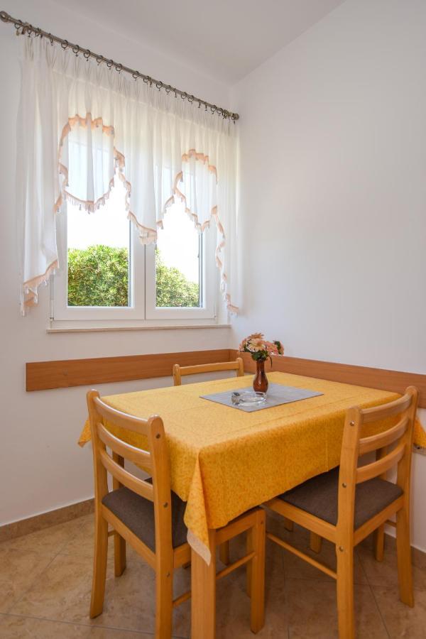 Apartmani Marija Ljubica Pag Town Buitenkant foto