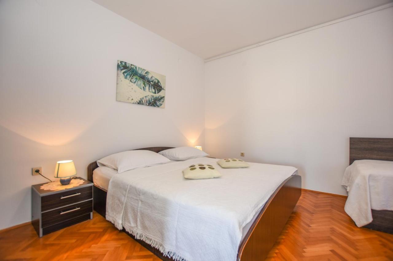 Apartmani Marija Ljubica Pag Town Buitenkant foto