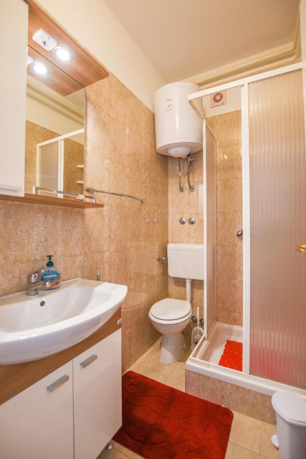 Apartmani Marija Ljubica Pag Town Buitenkant foto