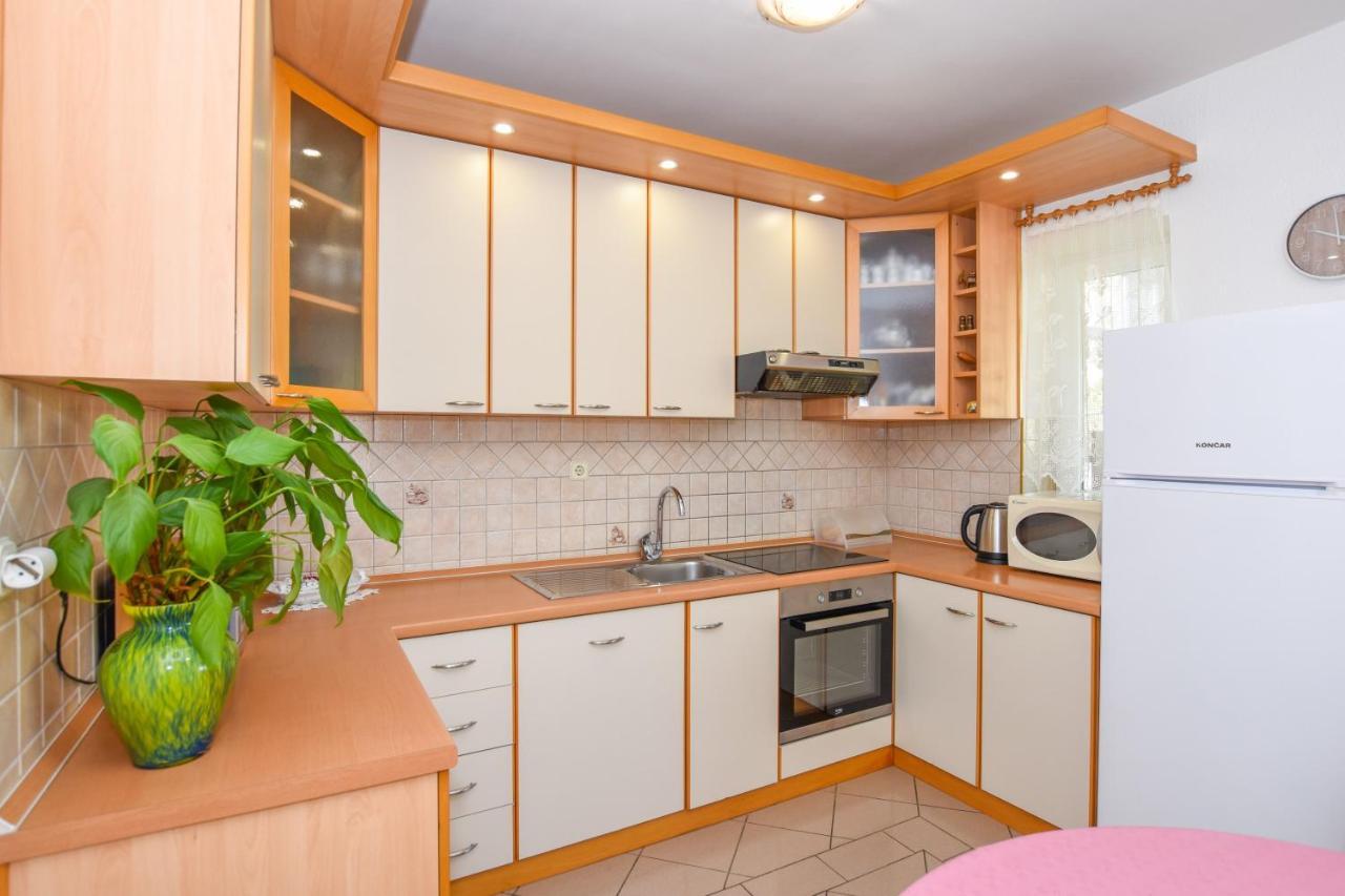 Apartmani Marija Ljubica Pag Town Buitenkant foto