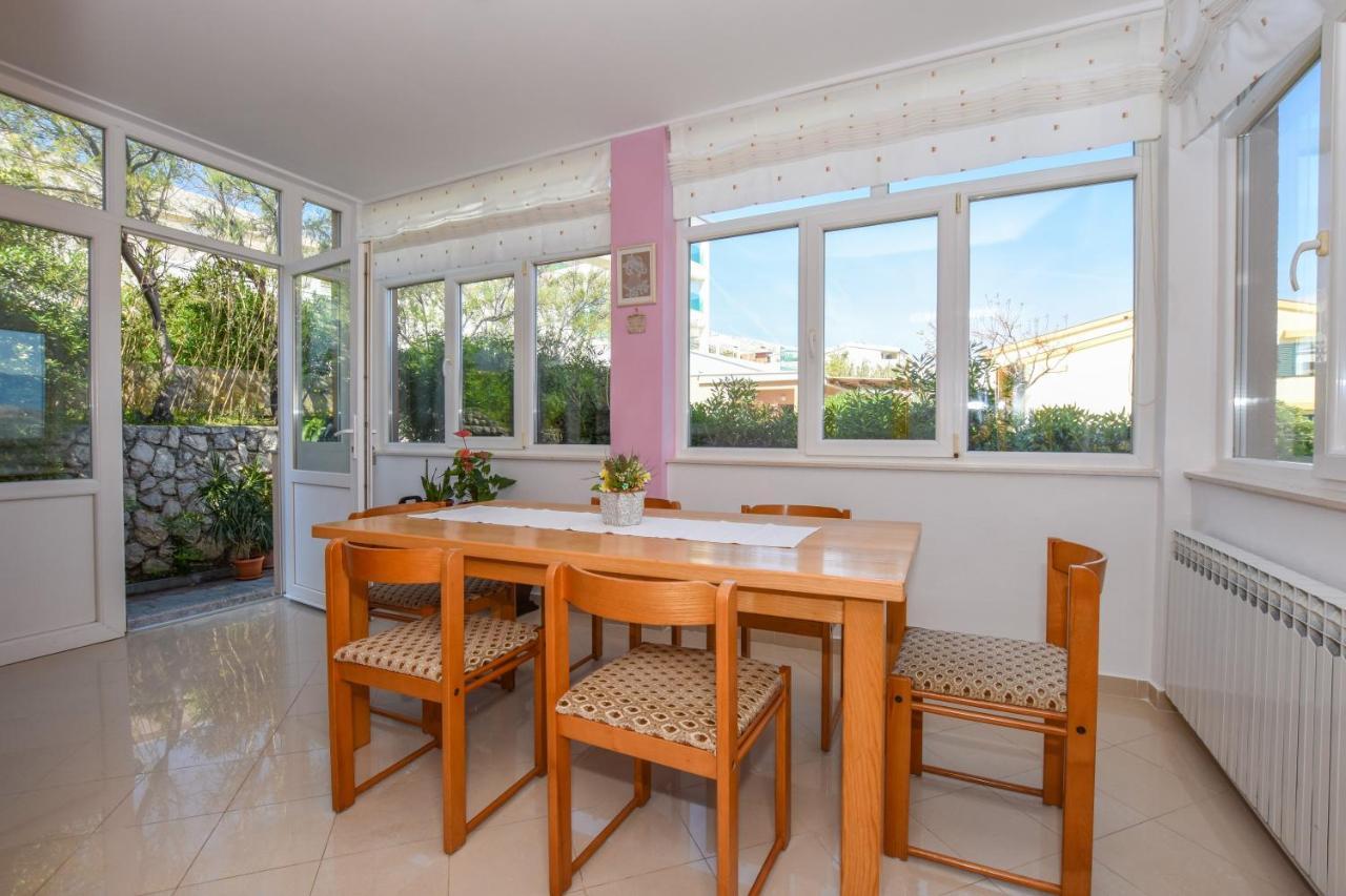 Apartmani Marija Ljubica Pag Town Buitenkant foto