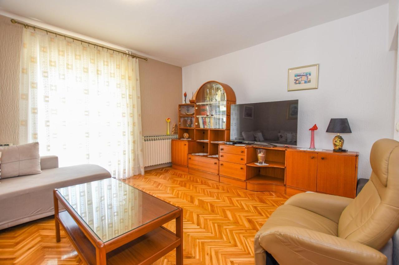 Apartmani Marija Ljubica Pag Town Buitenkant foto