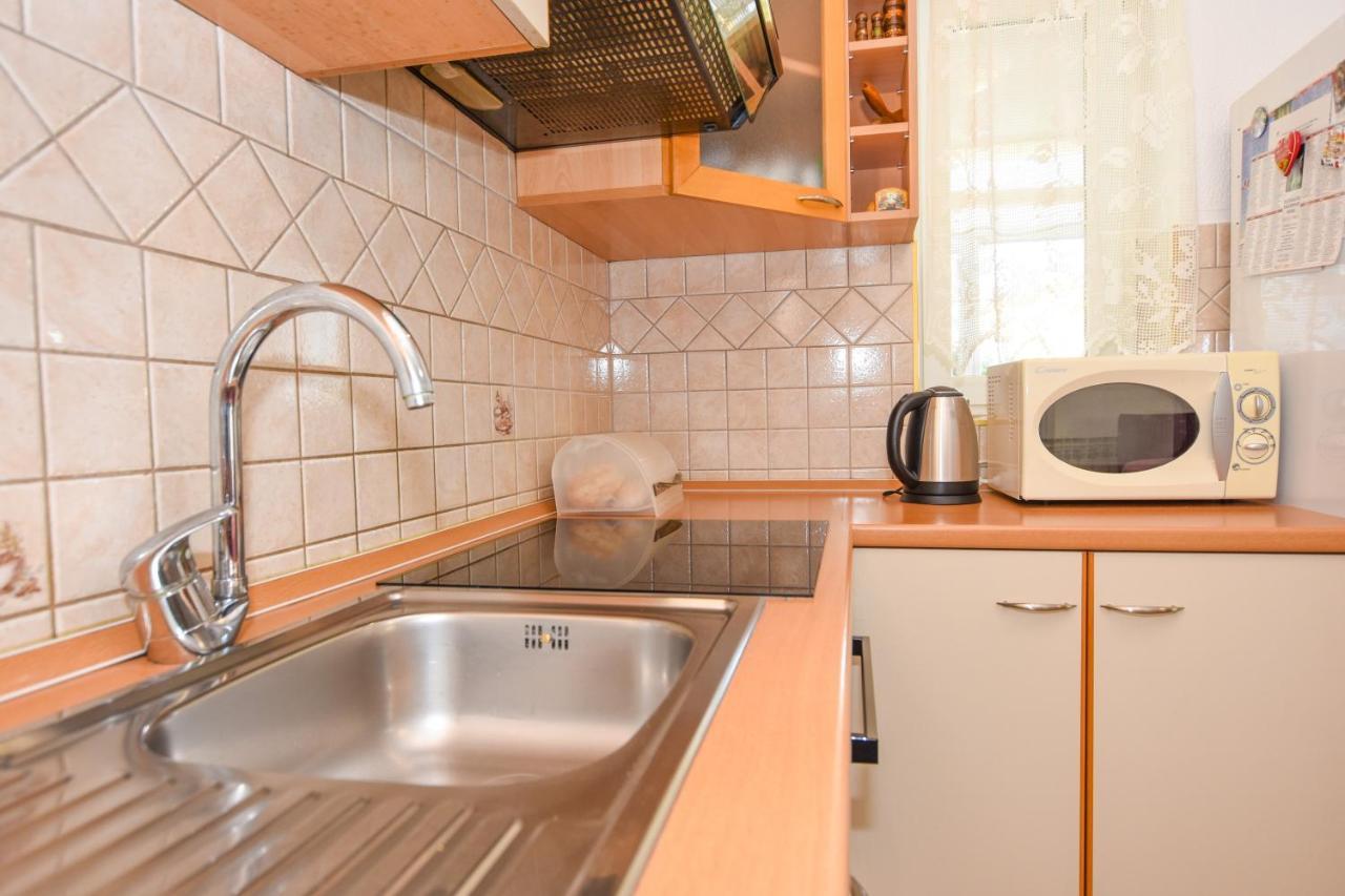 Apartmani Marija Ljubica Pag Town Buitenkant foto