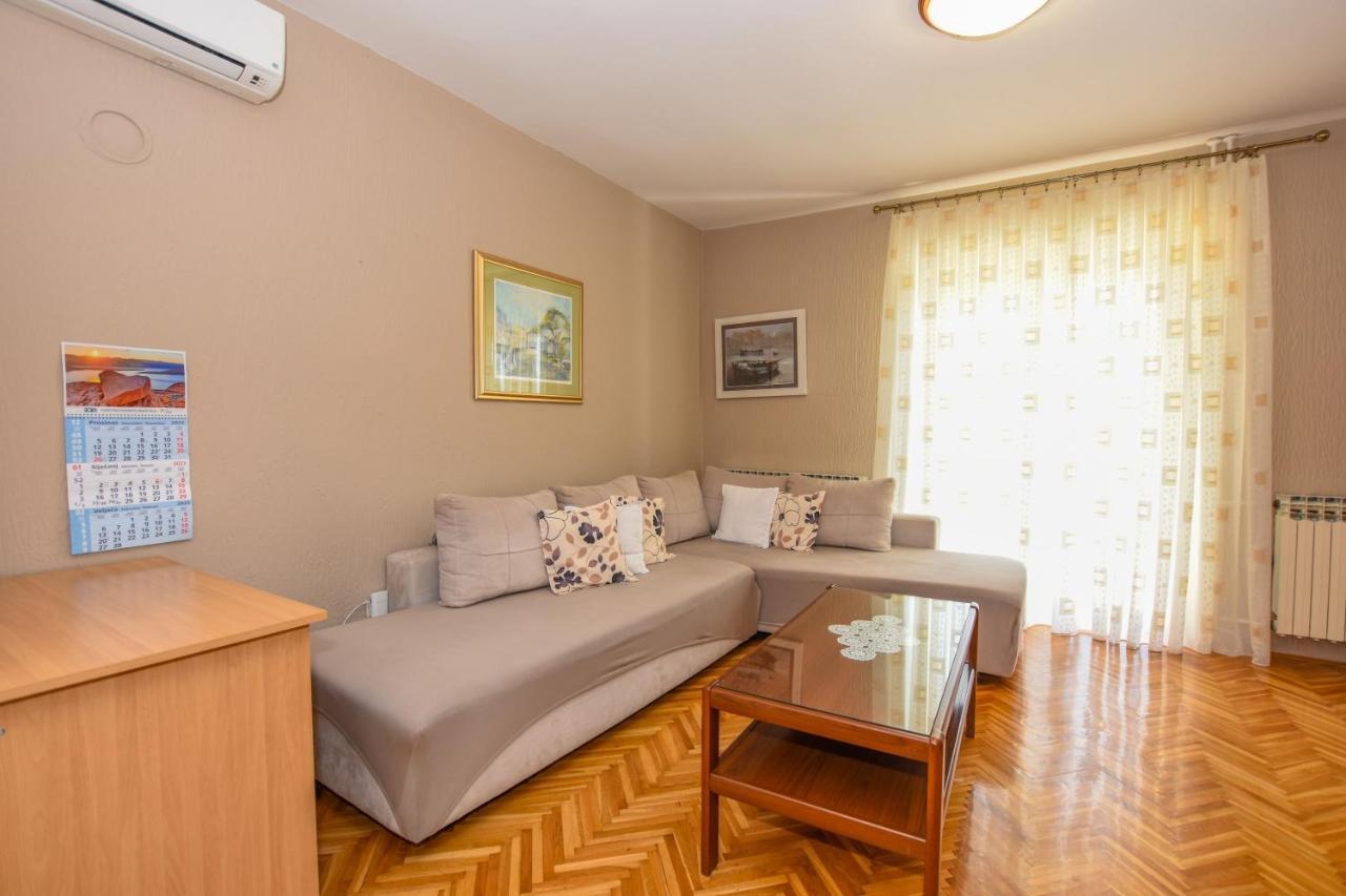 Apartmani Marija Ljubica Pag Town Buitenkant foto