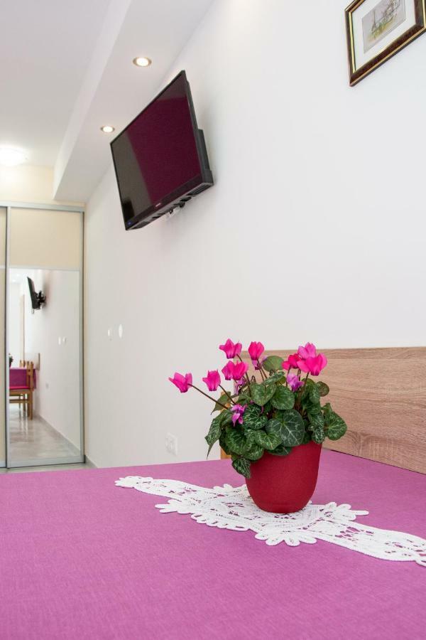Apartmani Marija Ljubica Pag Town Buitenkant foto
