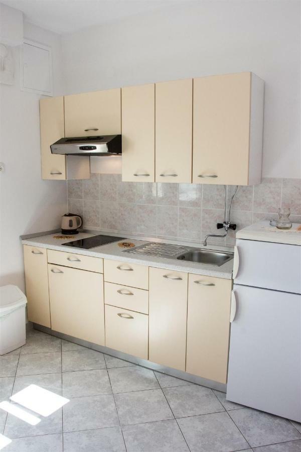 Apartmani Marija Ljubica Pag Town Buitenkant foto