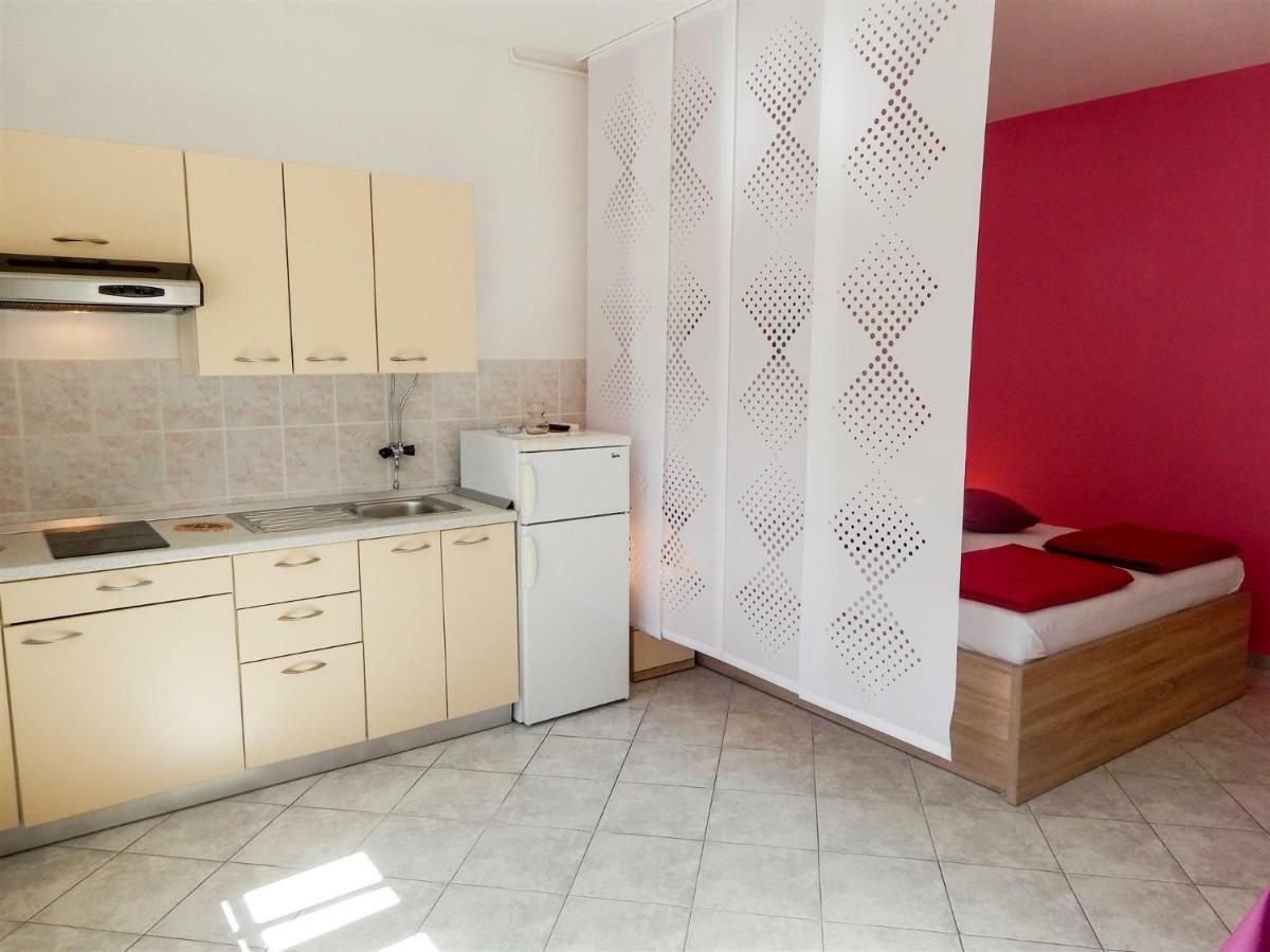 Apartmani Marija Ljubica Pag Town Buitenkant foto